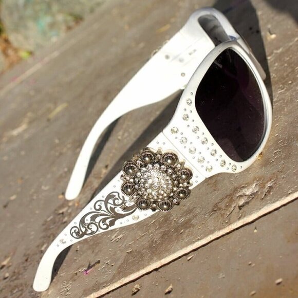 Montana West Concho Sunglasses Rhinestone in White SGS-5802WH NWT main image 4